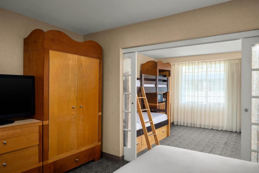 Anaheim Portofino Inn & Suites Image 17