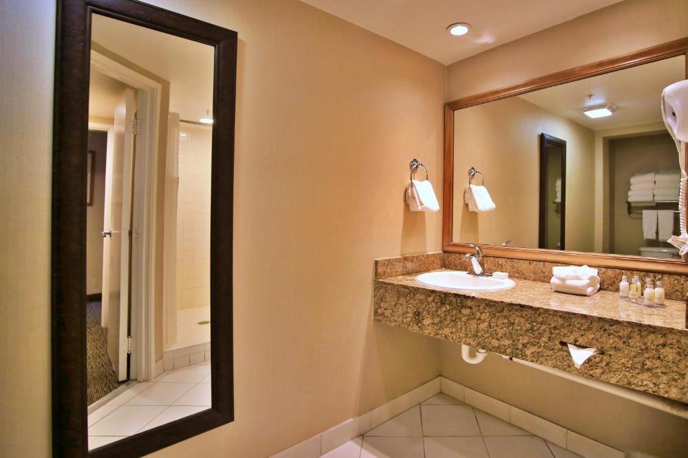 Anaheim Portofino Inn & Suites Image 27