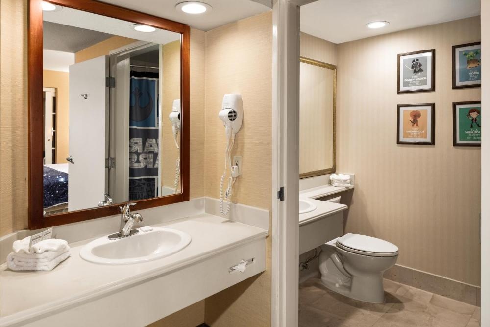 Anaheim Portofino Inn & Suites Image 32